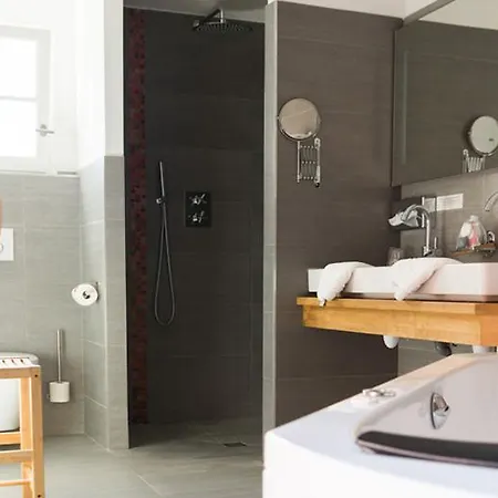Hotellerie Du Domaine De Cabasse 3*